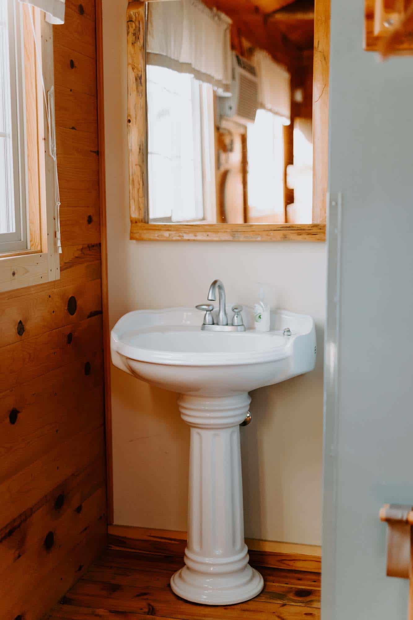 Alaska Lodge Bathroom